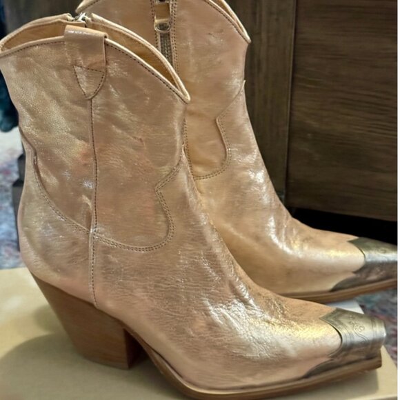 Free People Brayden Western Boots Champagne Metallic Pewter Tip 38 / 8 NWT Rare - Picture 11 of 14